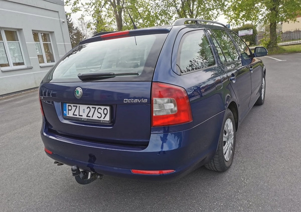 Skoda Octavia cena 17499 przebieg: 305000, rok produkcji 2010 z Złotów małe 407